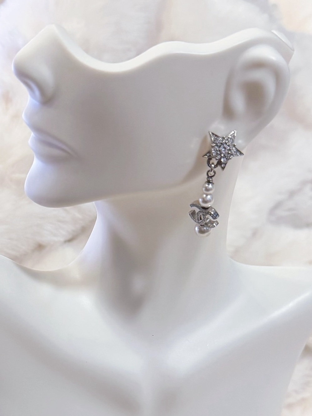 Chanel Peal Star CC Drop earrings